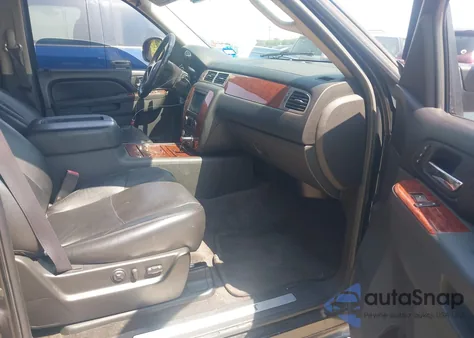 2011 Chevrolet Tahoe Ltz из США, поврежденный, VIN 1GNSCCE03BR132301